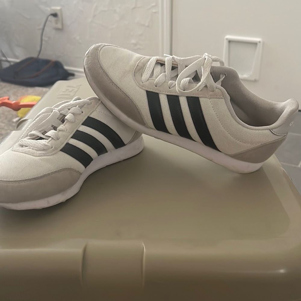Women’s Adidas Tennis Shoes